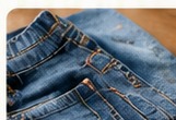Jeans e cuciture per piccole riparazioni domestiche